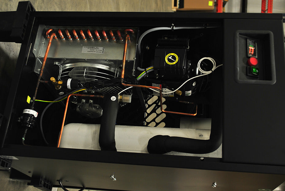  Top-down internal view of the Airbase by Emax 144CFM refrigerated air dryer showcasing the arrangement of components